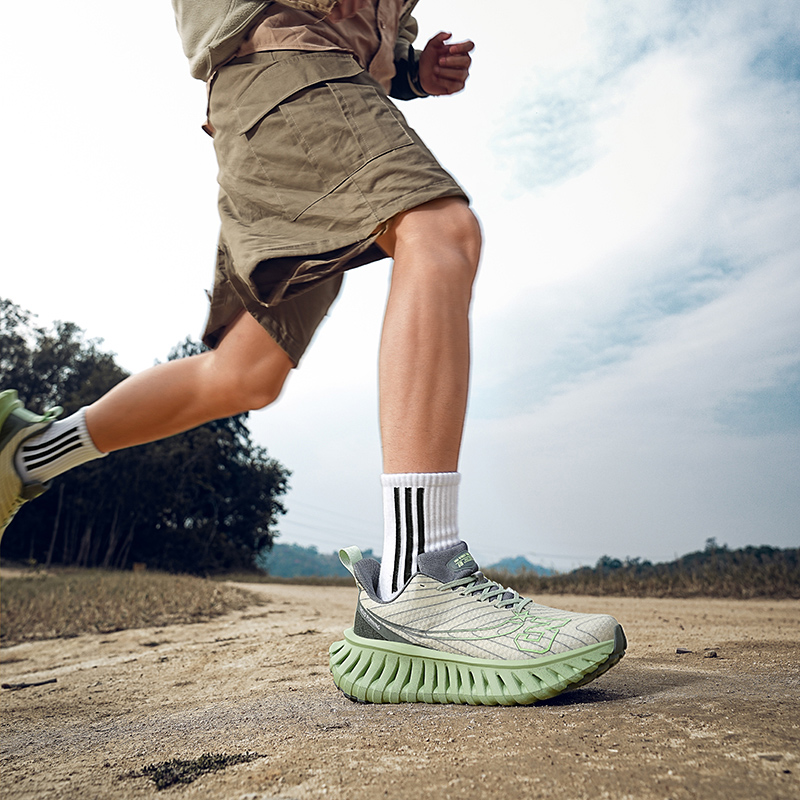 N HOT Designer free shipping Running Shoes Running shoes lightweight shockabsorbing anti slip sports shoes mens shoes