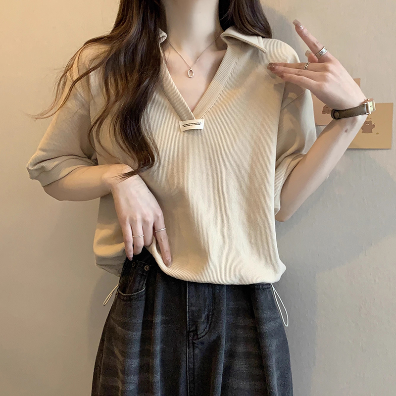 D5258 Loose and slim short V-neck half-sleeve top