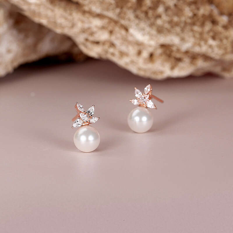 Luxury earrings Women's High Grade Match Jewelry French Niche Pearl Stud Silver Needle Earrings Fashion Commuter Light