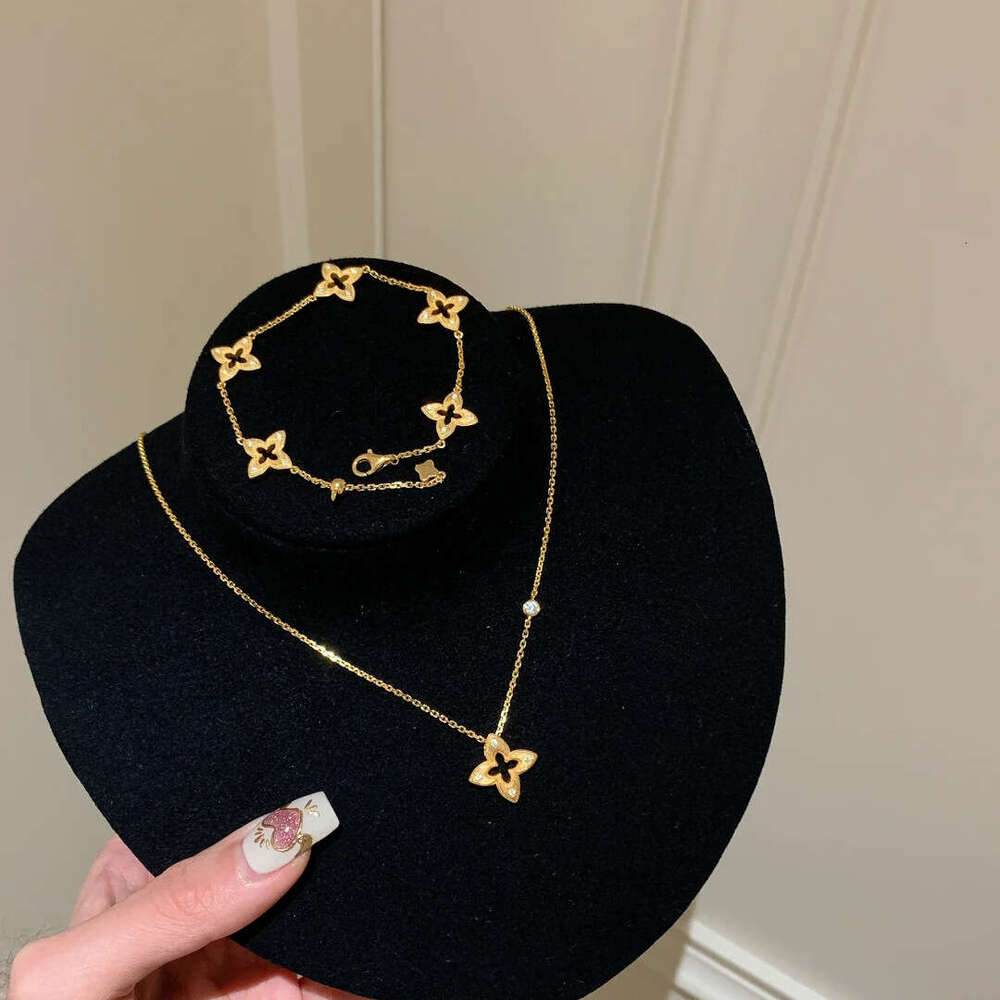 New Chain Neklace Fashion Women Wedding Lovers Gift Jewelry Sets Jewelry Sets Bracelets Earrings Necklace luxury jewelry moissanite chain