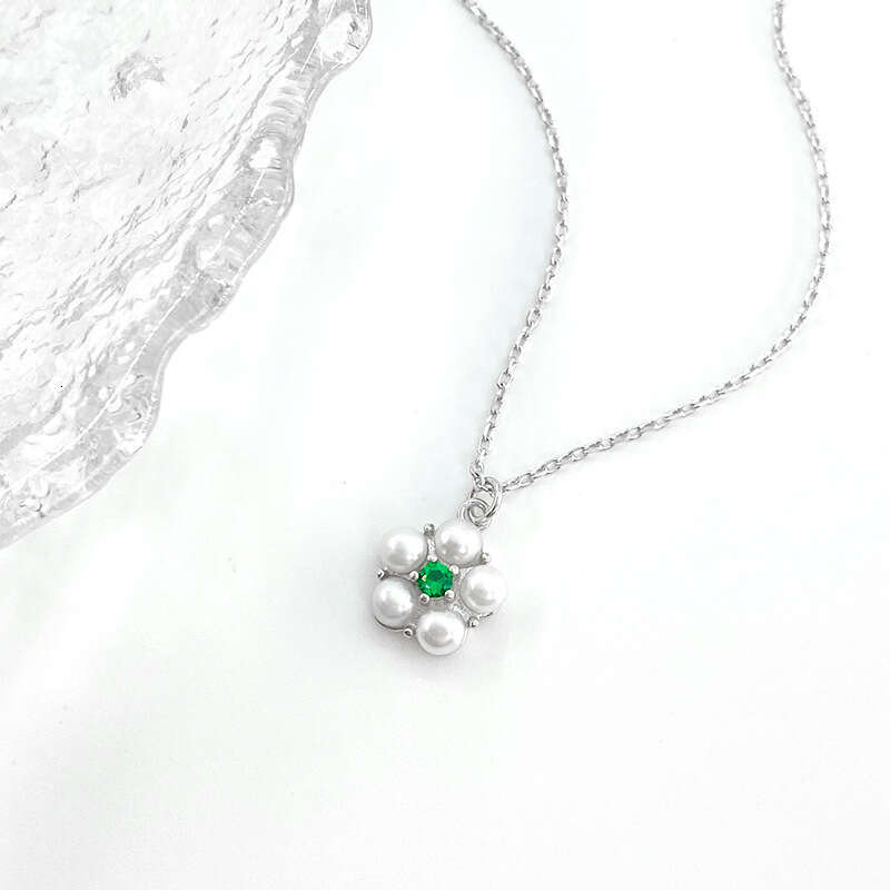 necklaces jewelry Fashion simple Beaded Necklaces necklace Beaded necklace Pearl flower necklace Women wear jewelry