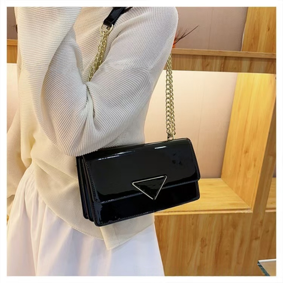 2025 Designer single-shoulder bag fashionable and high-quality small square bag luxurious women's crossbody bag single-shoulder bag hand-held bag