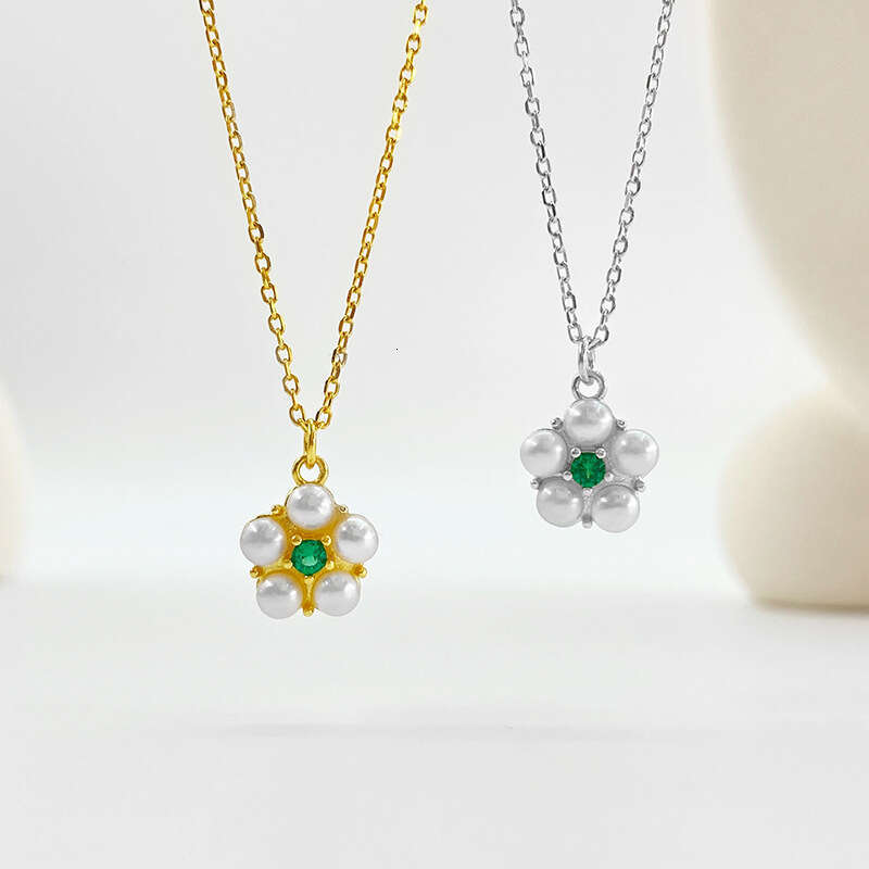 necklaces jewelry Fashion simple Beaded Necklaces necklace Beaded necklace Pearl flower necklace Women wear jewelry