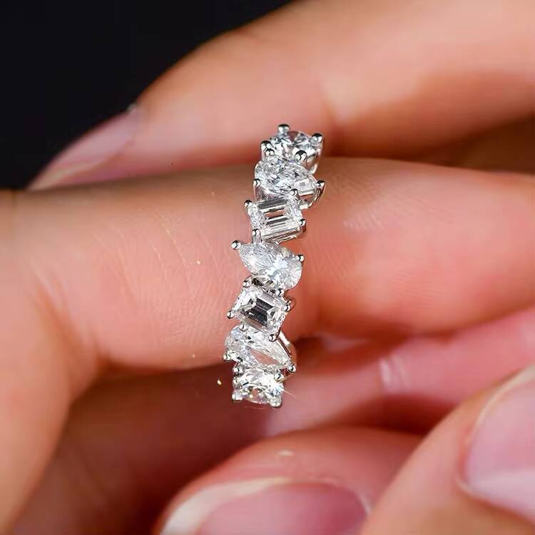 Distinctive Multi-shaped Diamond Cut Iced Out Jewelry VVS Moissanite18K Gold Jewelry Rings for Men Women Engagement Gift