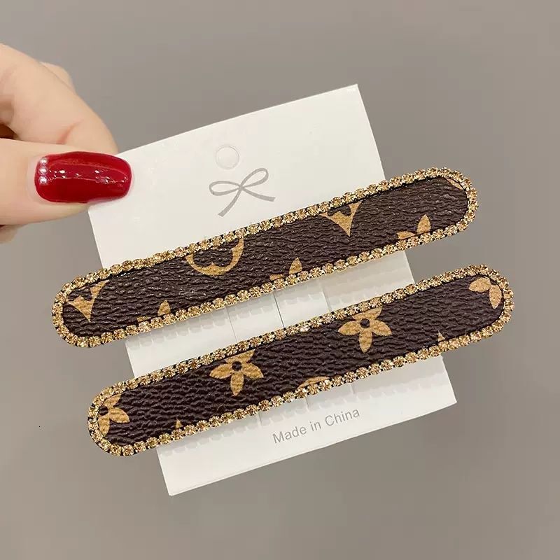 Printed Bangs French Side Seamless Luxurys designer Fashion style Rhinestone Hairpin Forehead Accessory Elegant Broken Clip Hair Ornament