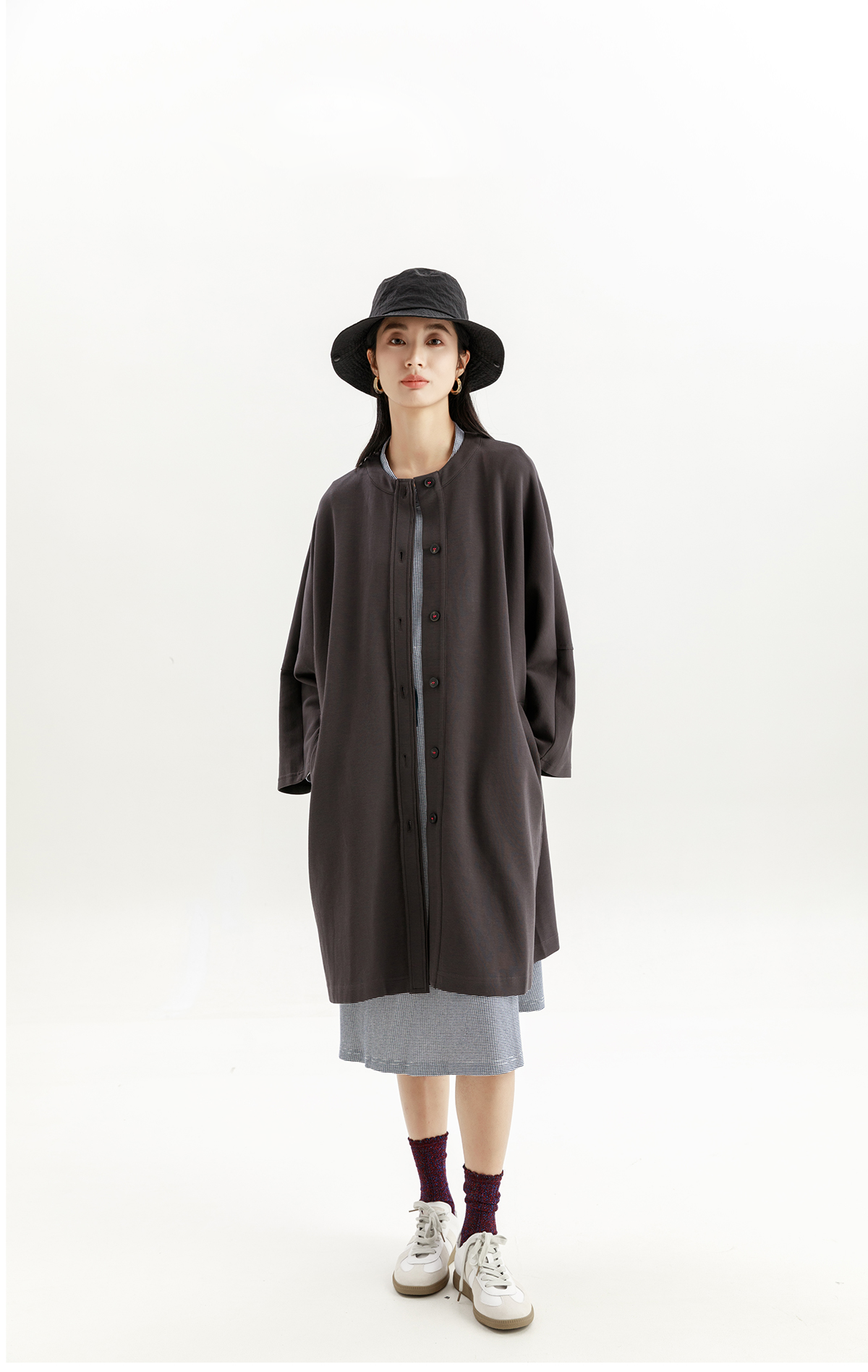 Sleek Japanese Style Women's Long Coat with Back Print Design for Casual Wear - F44103