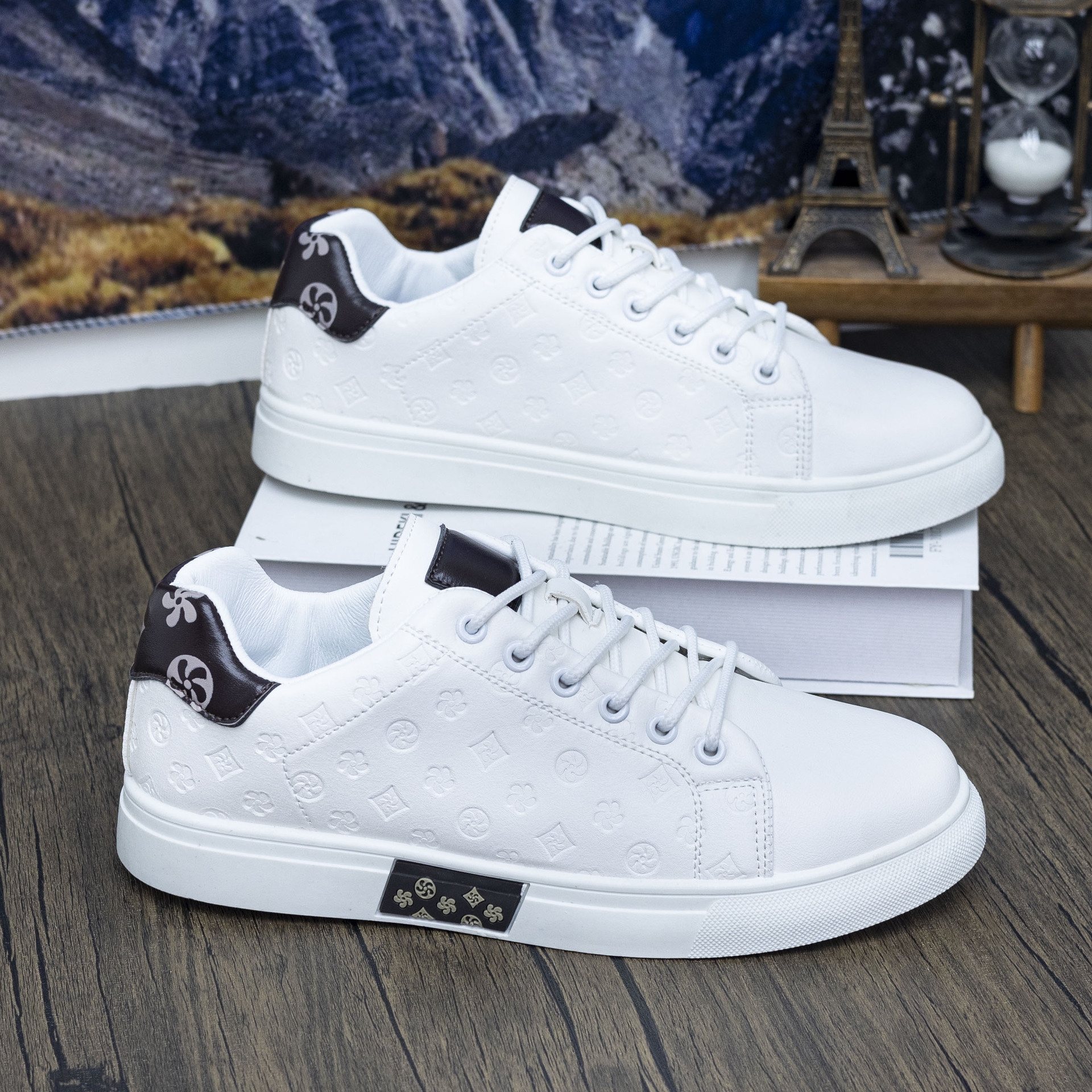 New style couple white shoes men casual printed matching color skate shoes thick sole lightweight comfortable sports shoes fashionable men wear size 39-44