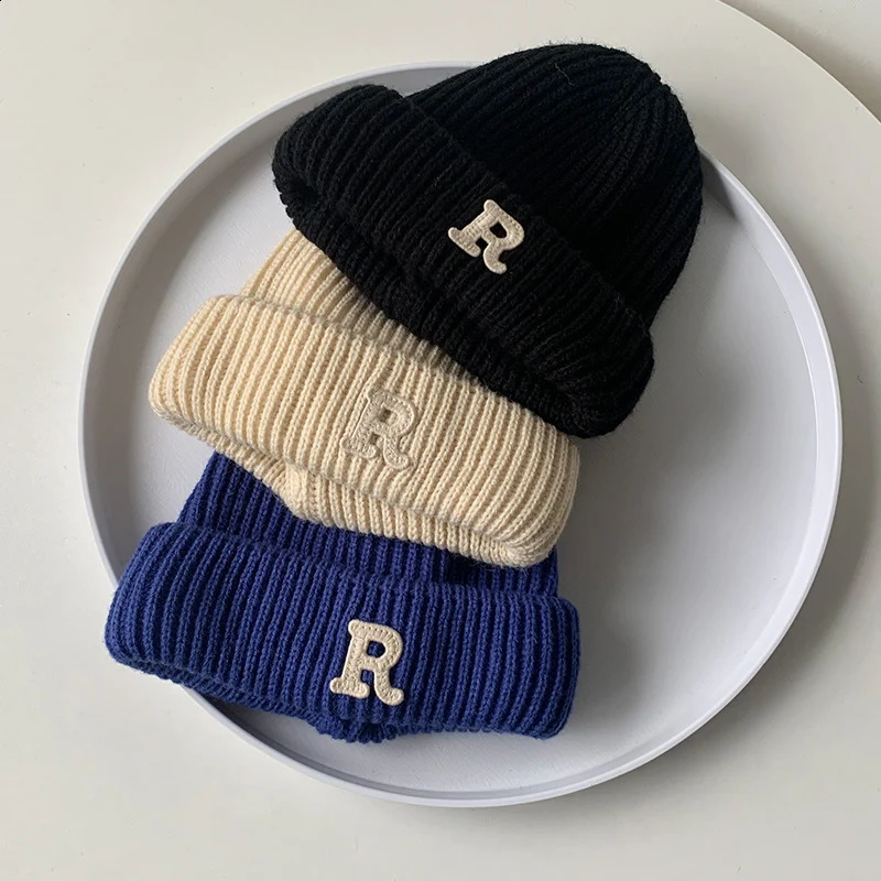 Fall Winter rens hats Cute knit hats for s and s woollen hats letter R 250822