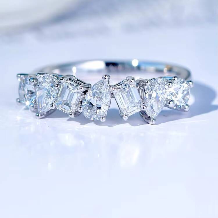 Distinctive Multi-shaped Diamond Cut Iced Out Jewelry VVS Moissanite18K Gold Jewelry Rings for Men Women Engagement Gift