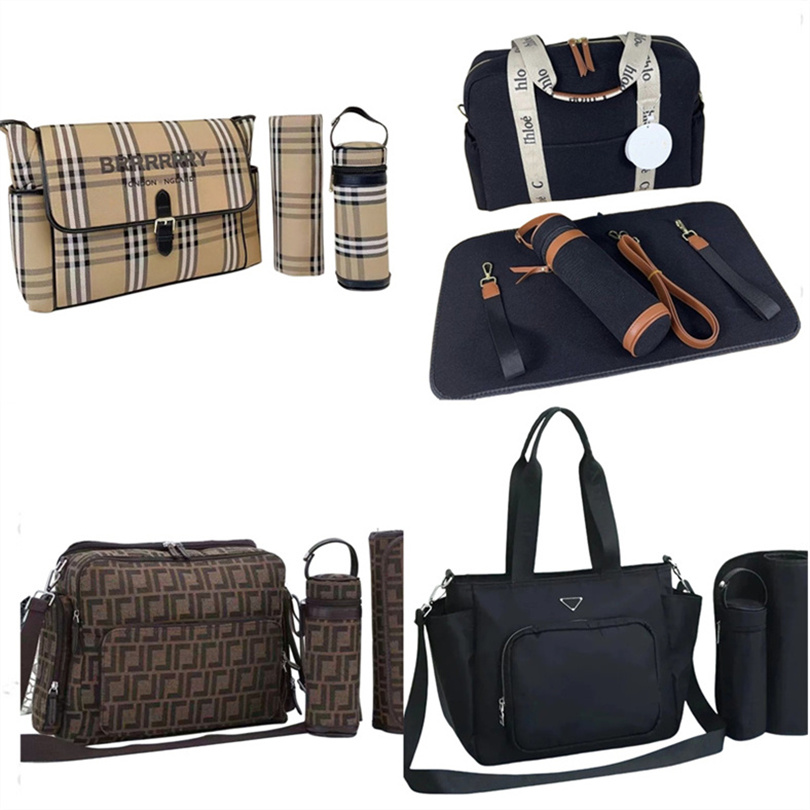 Designer style diaper waterproof mom bag 3 sets of diaper pouches baby zippers in pink black brown coffee color in various colors with checkered patterns A55