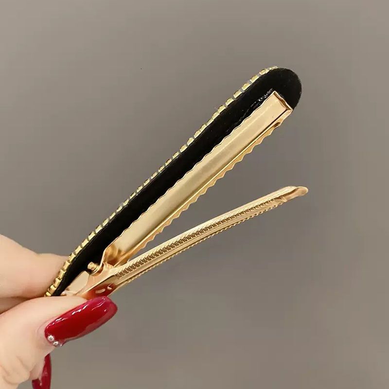 Printed Bangs French Side Seamless Luxurys designer Fashion style Rhinestone Hairpin Forehead Accessory Elegant Broken Clip Hair Ornament