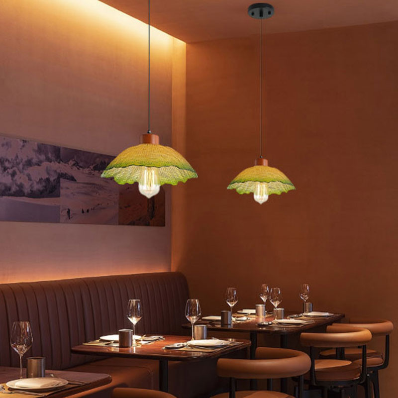 Rustic Hanging Chandelier Lamp - Classic Design Ideal for Restaurants & Bars
