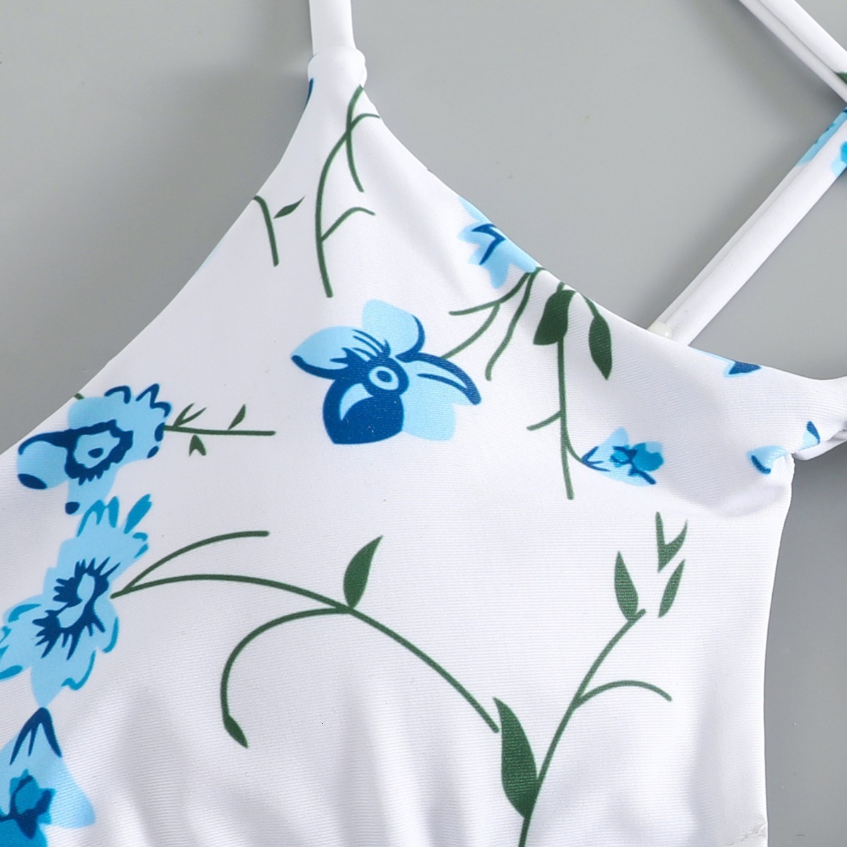 Summer New Floral Lace-up Hollow Swimsuit Fashion High-end Womens Swimsuit