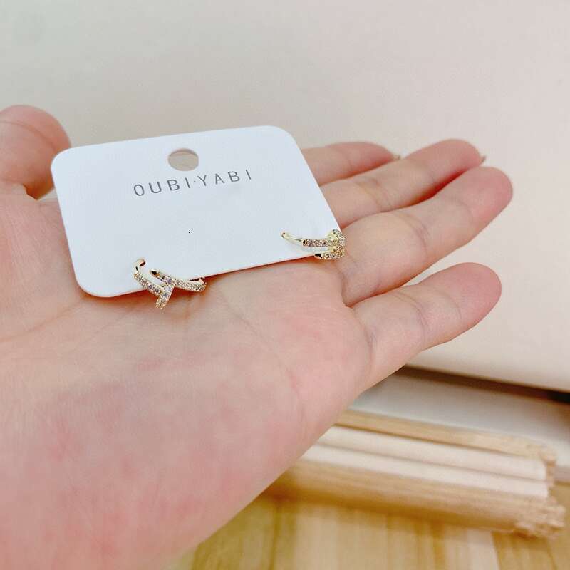 Ladylike versatile earrings Wedding Party Jewelry Earrings Ear Stud Simple Crystal Earring for Womens Letter Full Diamond boucle d oreille luxe