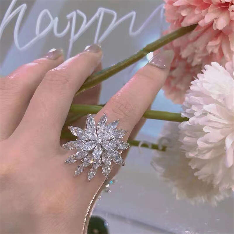 Luxury Diamond Star Flower Rings Gold Plated rings Luxury Jewelry Women Princess Wish Birthday Christmas Wedding Gifts