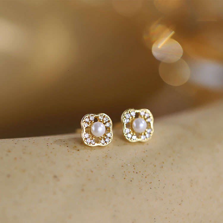 luxury earrings Quality Fashion Jewelry Famous for Woman Gold Earring Design Party Wedding Gift Hoop Earrings Polished High