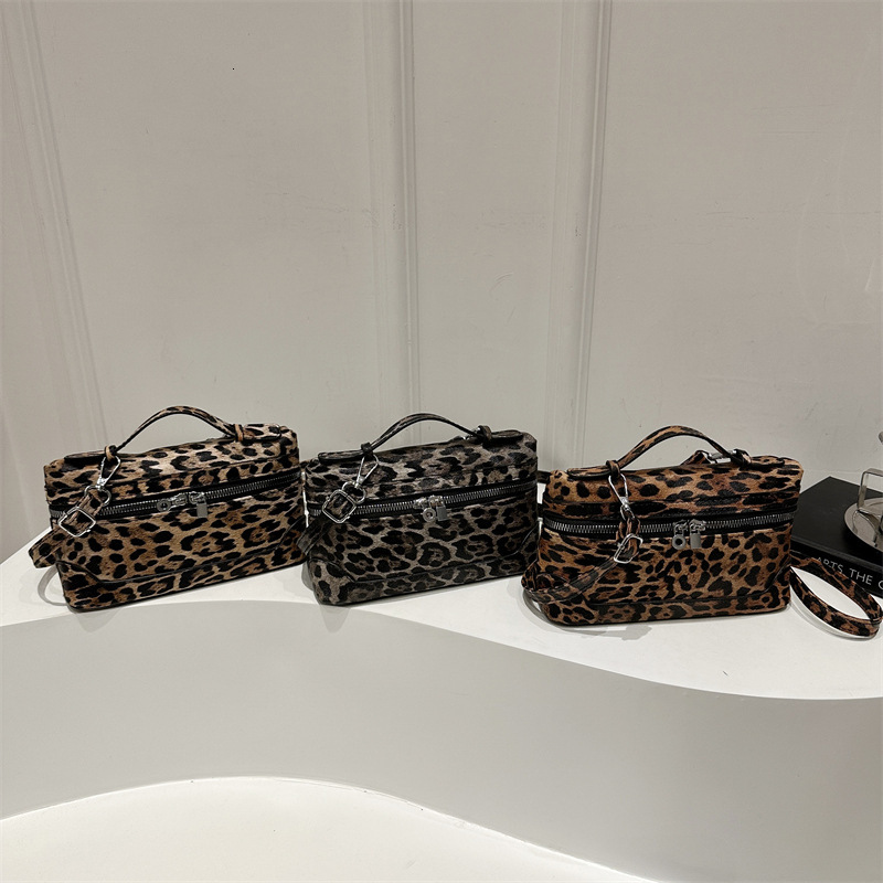 2025 Early Spring Free Delivery To Your Door Luxury Bag Handheld Leopard Print Box Square Bag Retro Trendy Storage Bag Single Shoulder Crossbody Bag D