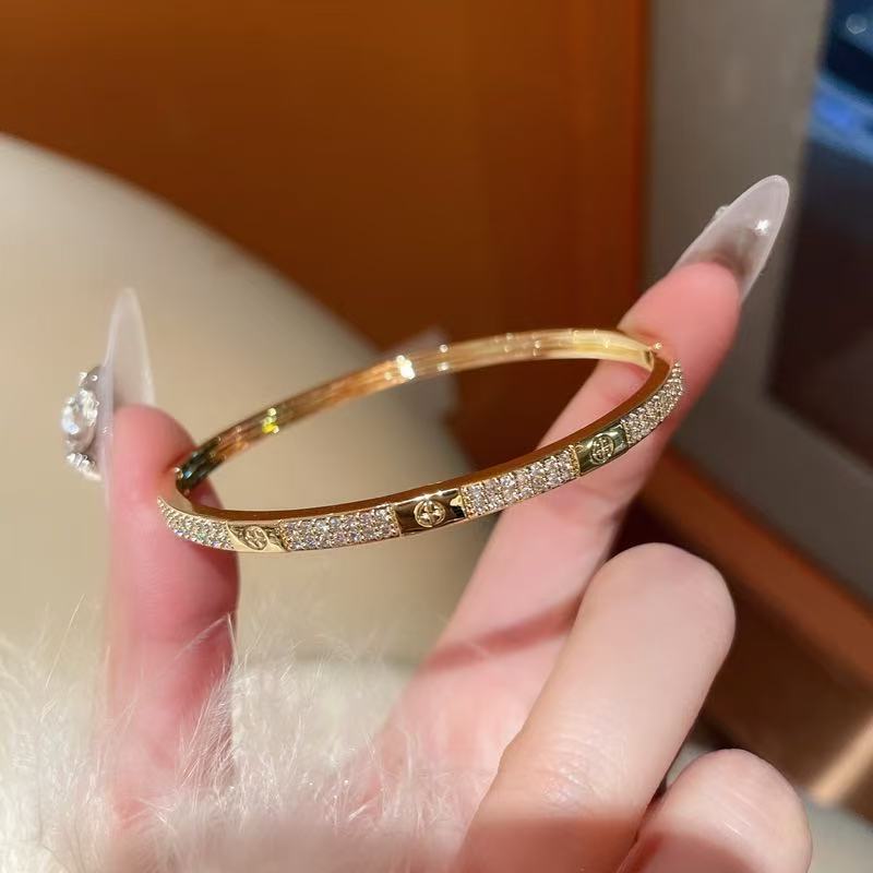 Bracelet light niche exquisite versatile temperament four leaf clover zircon copper plated bracelet for women