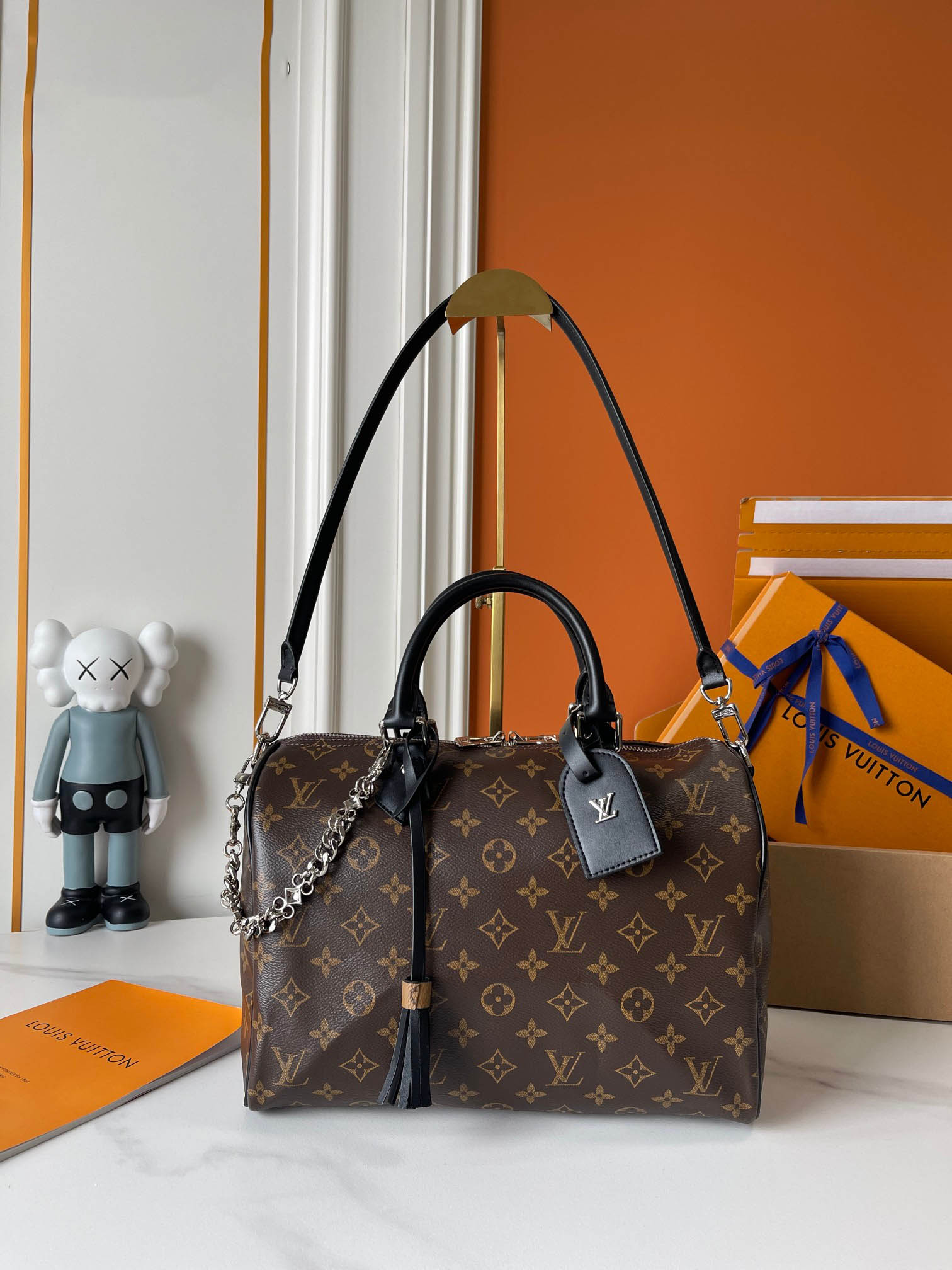 Trunk 10A top quality Luxury Women's Brand Clutch Bags Designer Round Crossbody Shoulder Purses Handbag Women Clutch Travel Tote BagSpeedybag Boston bag Brown 018