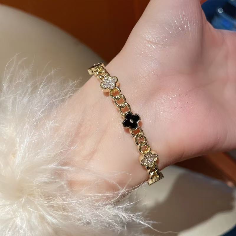 Bracelet light niche exquisite versatile temperament four leaf clover zircon copper plated bracelet for women