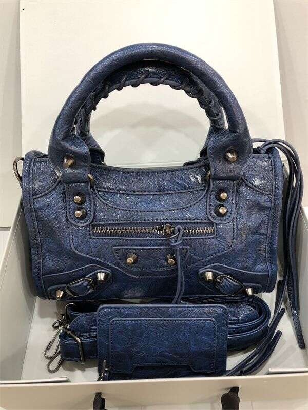 Designer Bag Tote Bag Shoulder Bag Motorcycle New Rivet Machine Handbag Hot Girl High End Fashion Crossbody Bag Single Shoulder