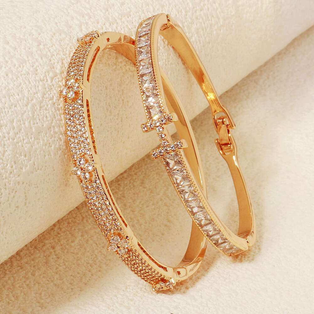 luxury jewelry Fashion Metal Bracelet Light HighEnd Feel Copper Inlaid Zirconia Bracelet Gold Versatile Womens Open Bracelet Fashion metal bracelet light luxury