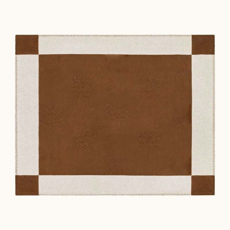 Designer blankets, cashmere and wool blankets, sofa blankets with single letter H, home textiles, office nap air - conditioner blankets, airplane blan