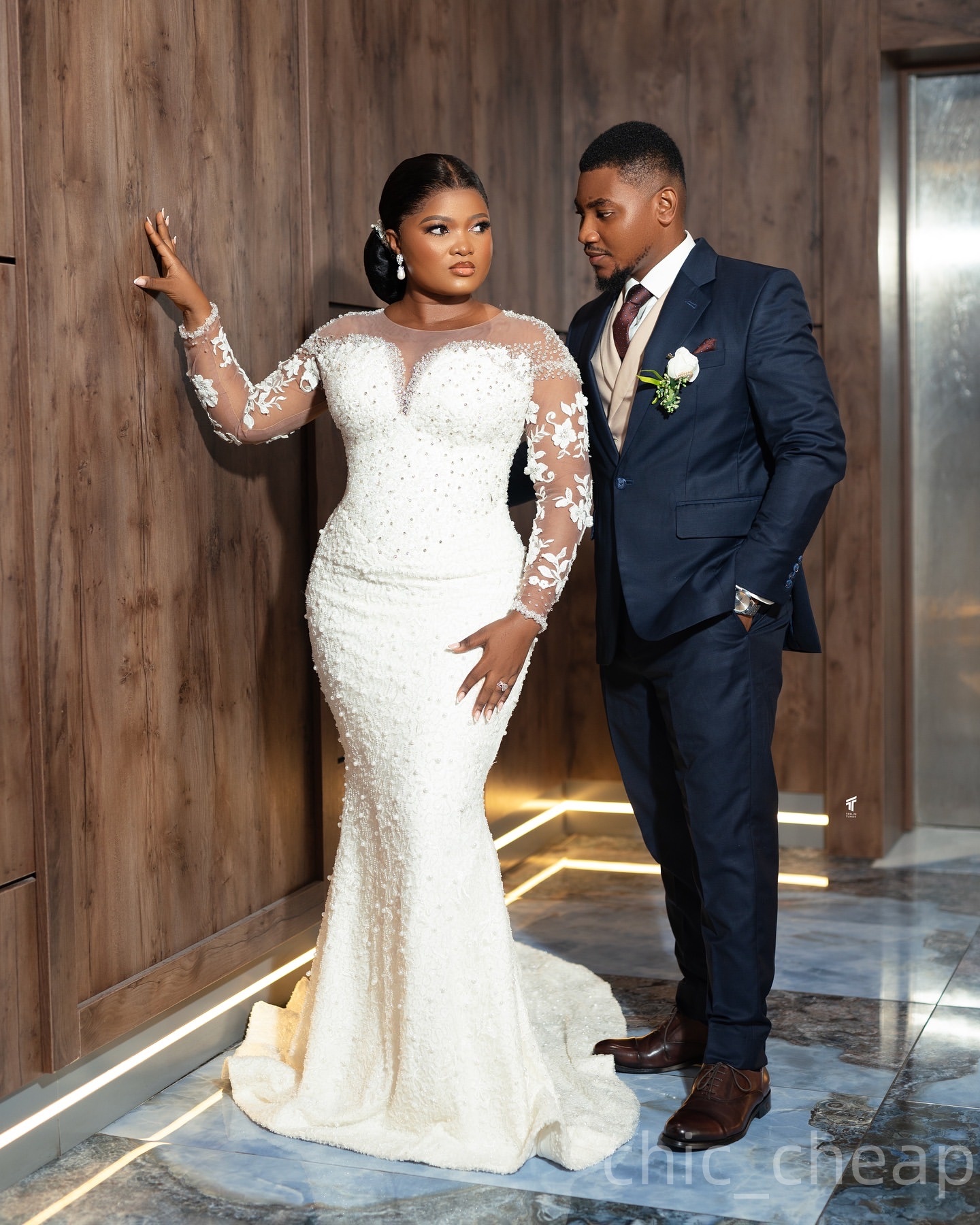 2025 Aso Ebi Plus Size Ivory Mermaid Wedding Dress Lace Pearls Beaded Full Sleeves Detachable Train Vintage Bridal Gowns Dresses ZJ0685