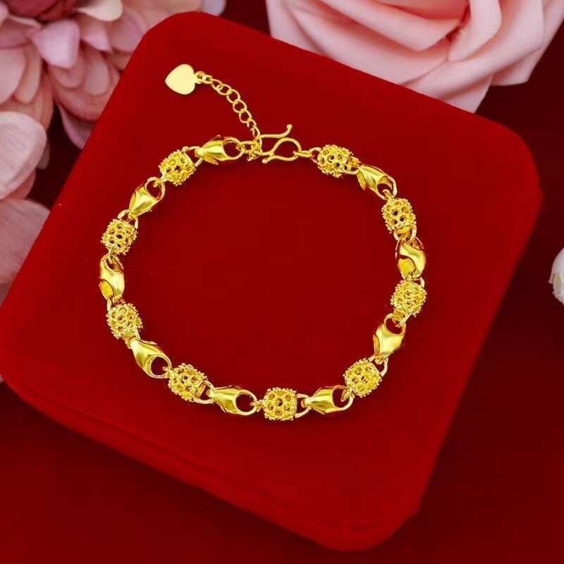 Simple and fashion trend Luxury Diamond Charm Bracelet Fashion Trendy Letter pendant Gold Jewelry Accessories Love Gift good