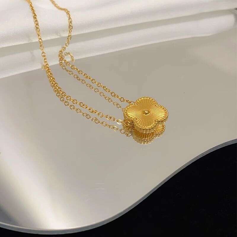 High-end collarbone chain necklace pattern necklace Gold Plated Silver Plated jewelry holiday gifts chain pendant necklace clover necklace
