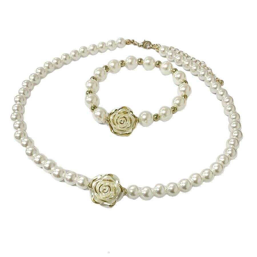 French Style Pearl Necklace Pearl earrings bracelet Elegant Camellia Petal Collarbone Chain Bridal Choker Wedding Dress Evening Gown Three-Piece Set