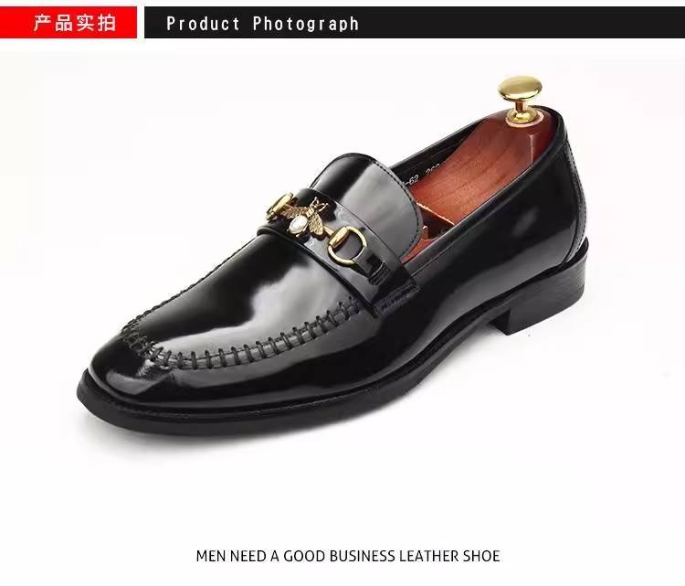 One-foot business leather shoes for men, light luxury high-end lazy foot cover, buckle loafers, made of bright leather, large size