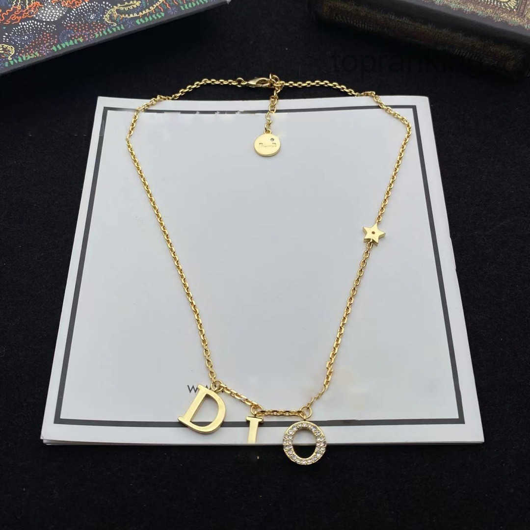 Diamond chain Letter Necklace 18K Designer Necklace Elegant Lady titanium Steel High end Fashion Casual Pendant Necklaces Stainless designer jewelry gift