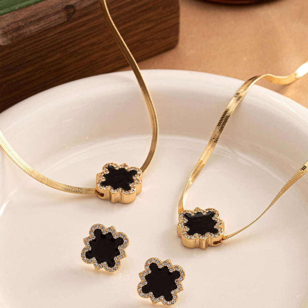 exquisite and romantic bracelet necklace stud earrings pendant geometric jewelry set elegant party gif classic ladies luxury