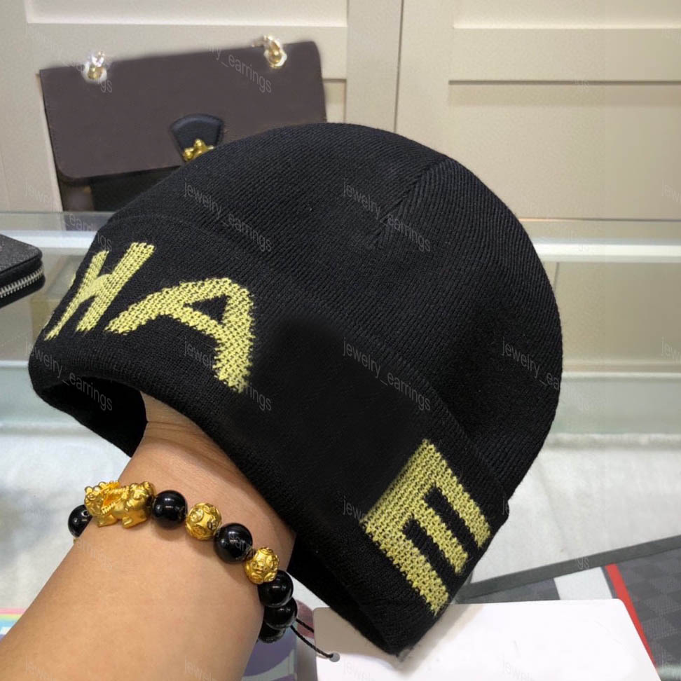 Women Men Designer Beanies Cap Winter Autumn Mens Wool Beanie Hat Bonnet Luxury Warm Fitted Hats Soft Cashmere Street Fashion Caps Casquette Scarf