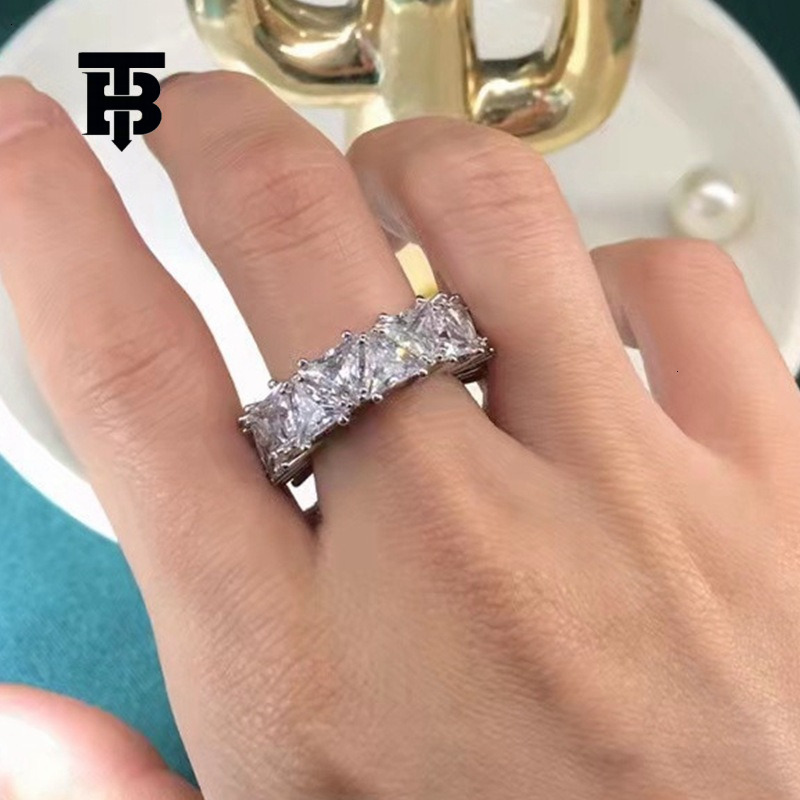 TB BHULAMTE New Product Designer Shiny Gradient Triangle Cut Diamond Ring Personalized Temperament Women's Round Simple Accessories Luxury Jewelr