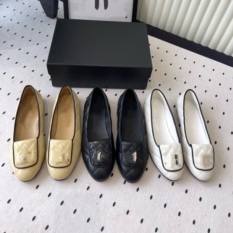 Designer Women's Loafers Designer Metal Buttons Casual Flat Heel Classic Diamond Plaid Everyday Slip-On Factory Shoe Box Plus 35-42