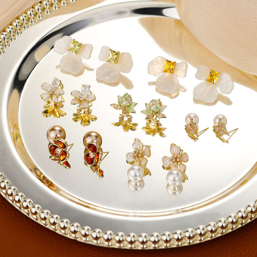 Delicate and small camellia earrings classic Mossanite Screw Back Earrings Luxury Jewelry Ear Stud For Men Women Earrings Gold Earing Classic jewelry