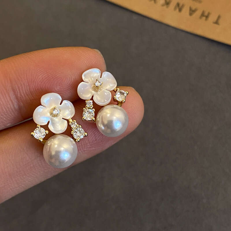 luxury high end earrings for women super fairy pearl flower earrings Real gold electroplated silver needles fashion temperament earrings light