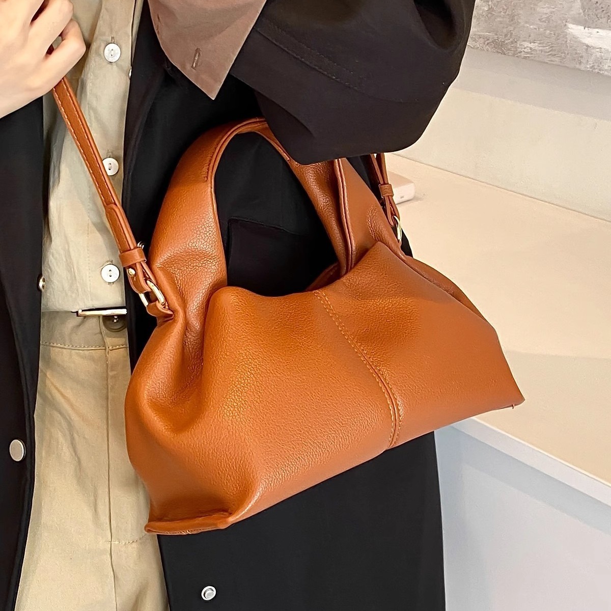 Autumn Winter Vintage Small Bag For Women New Fashion Luxury Bag Versatile Crossbody Bag Super Designer Bag Free Delivery To Your Door Popular Handhel