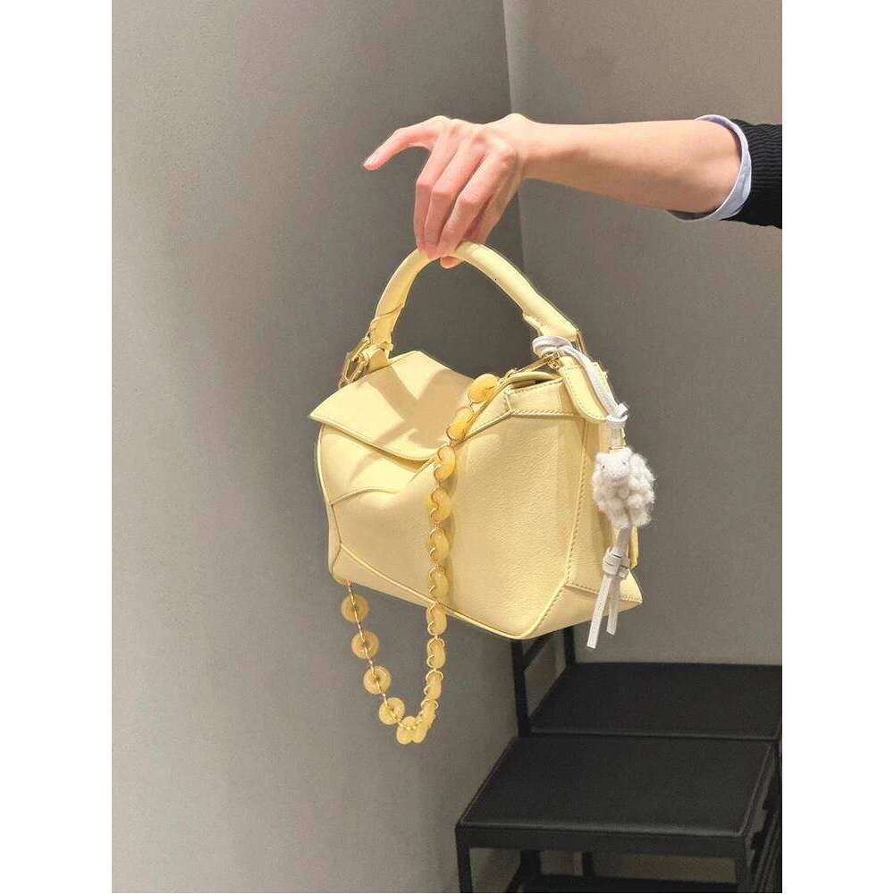 Spring Summer New Sle Women's Handbag Yellow Leather Crossbody Oulder Mat Commuter Bag Soft Square Ape