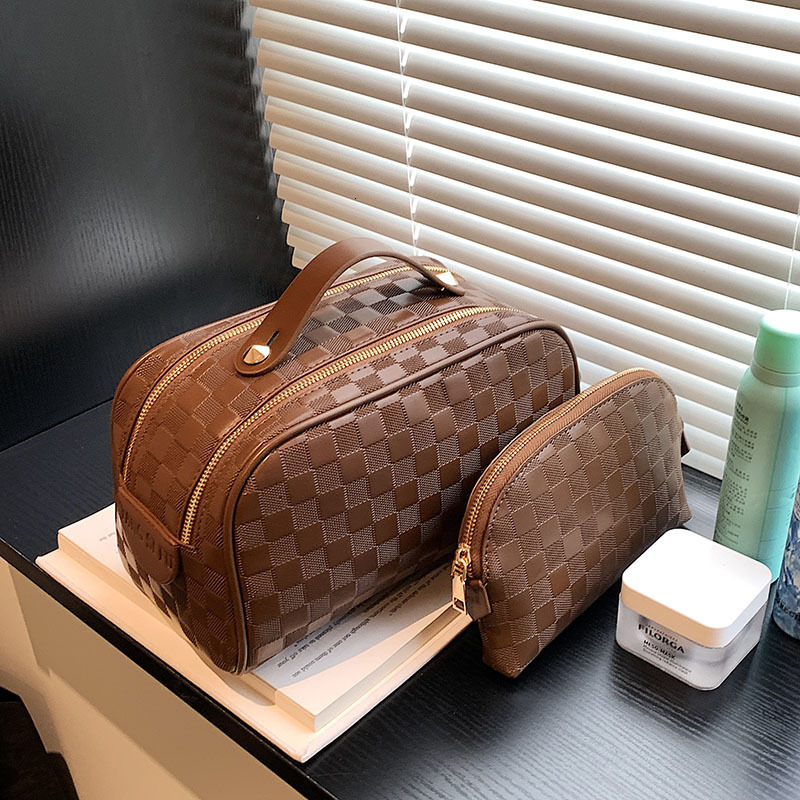 Luxury Brand Designer Bag Makeup Bag Trendy Checkerboard Large Capacity Simple Style Mother-Daughter Storage Bag Toiletry Bag Handheld Wash Bag
