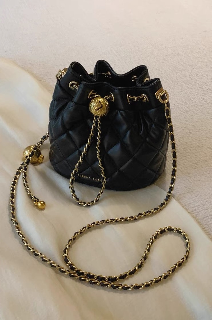 Free delivery designer bags Boston bag Pillow bag women new versatile handbag single shoulder crossbody bag Premium