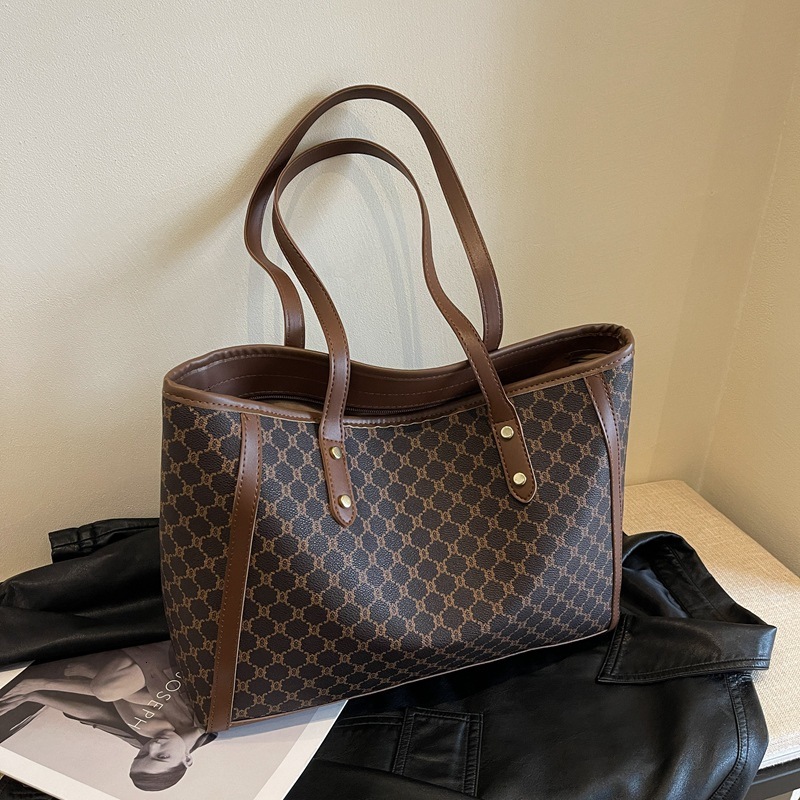 High-quality Commuter Tote Bag 2025 New Free Delivery To Your Door Fashion Large Capacity Single Shoulder Handbag Printed Versatile Designer Bag Tote 