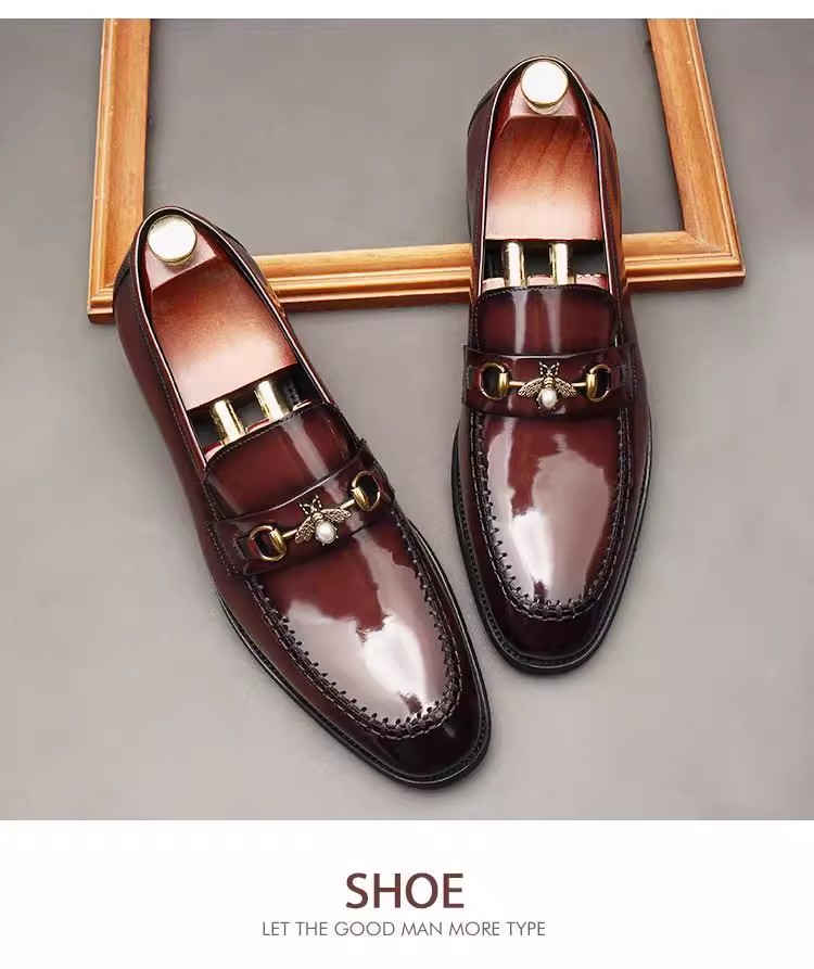 One-foot business leather shoes for men, light luxury high-end lazy foot cover, buckle loafers, made of bright leather, large size