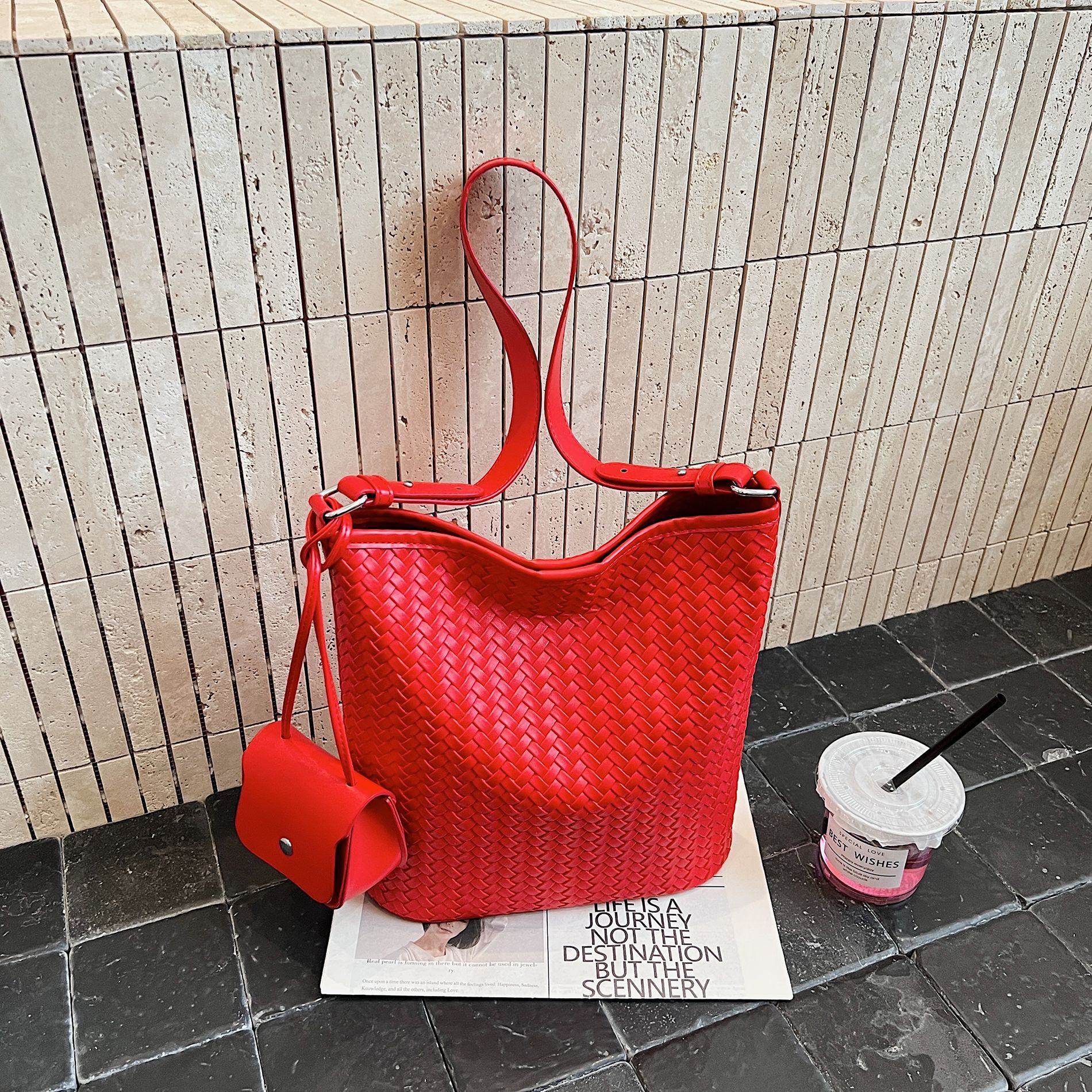 Luxury Brand Woven Bucket Large Capacity Shoulder Bag for Casual Use - Versatile High-End Designer Mother-Daughter Style XJ260206
