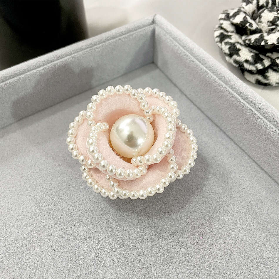 Elegant Party Jewelry luxury jewelry Silver Tone Rhinestone Encrusted Camellia Flower Brooch With Pearl Center And Accents Gift For Her High Quality J