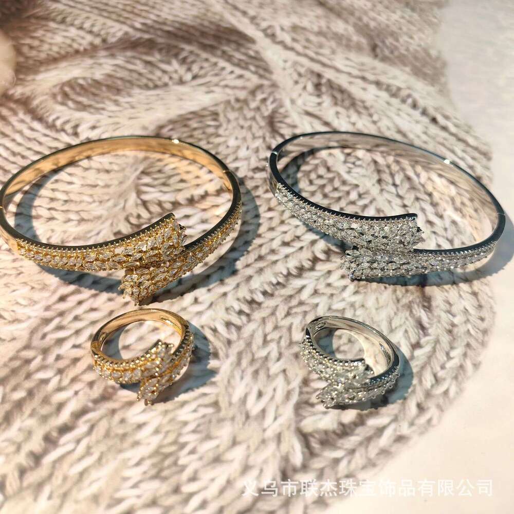 Luxurys Knot Bracelet Adjustable Personality Bracelet Simple Knotted Bracelets Opening Bracelet Micro Set Shiny Casual Style Wristband Couple Gift