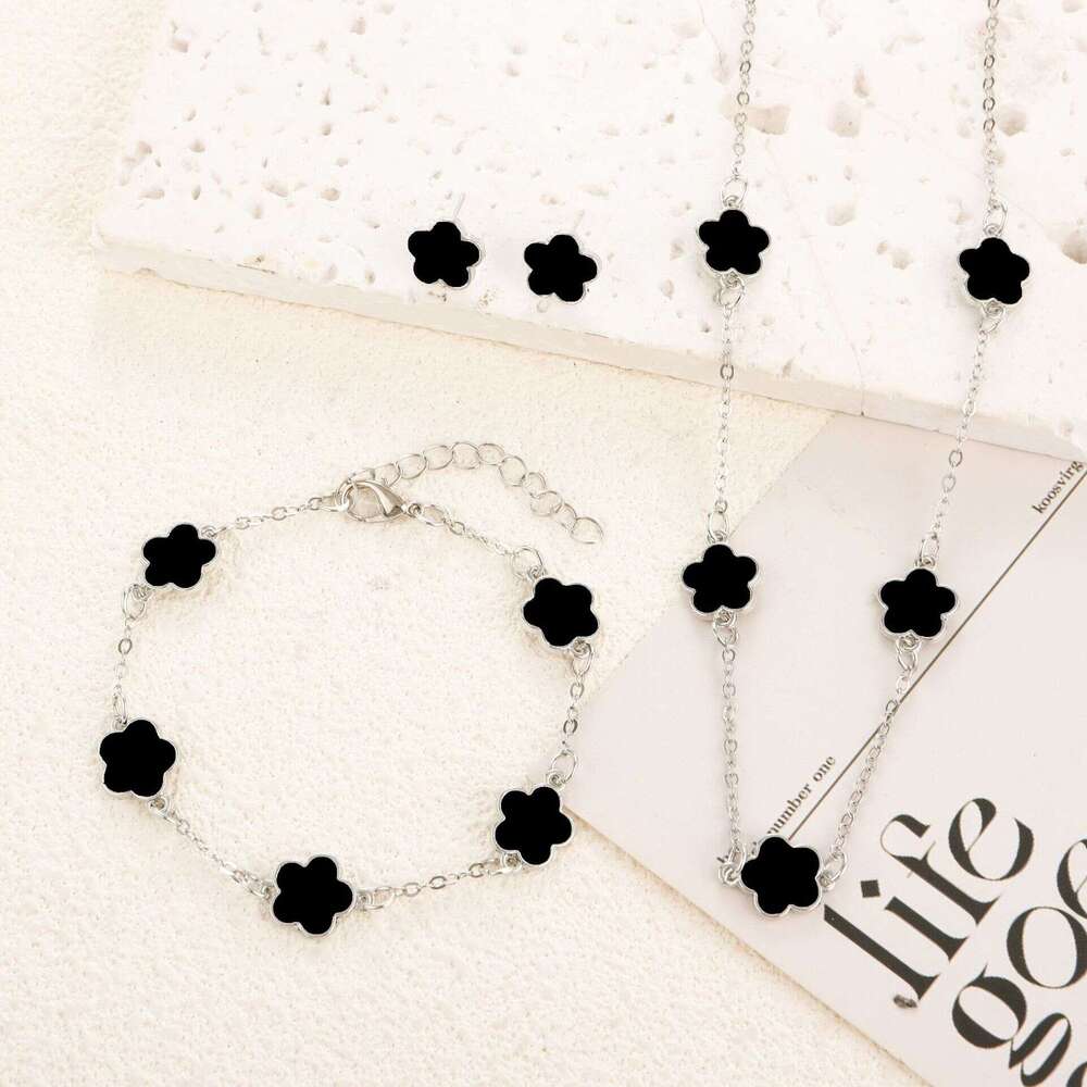 Light luxury necklace Simple jewelry set charm bracelet New Fashion 5 Flower Bracelet Simple Lucky Flower Necklace Bracelet Earring Elegance Party Jew