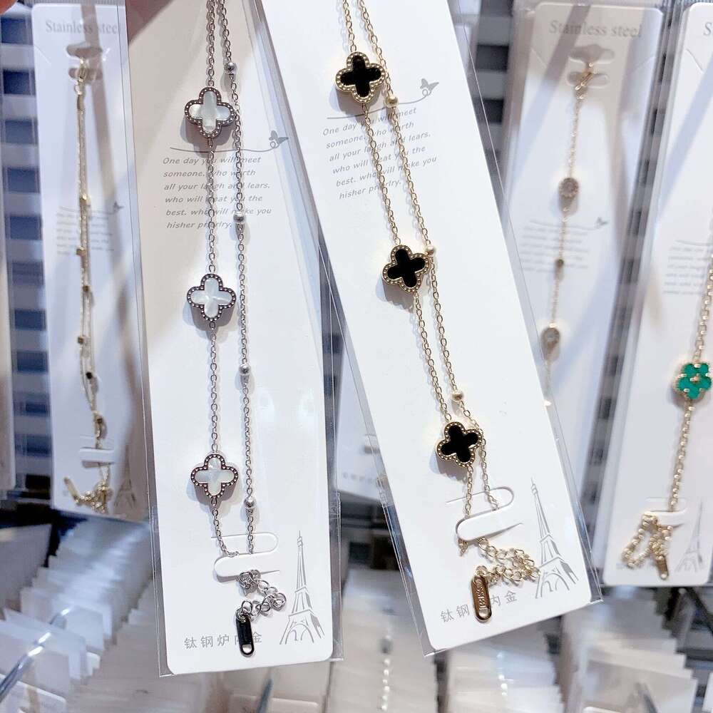 clover necklace Cool Sensation Running Ring Leaf Flower Necklace for Women New Sense Clavicle Exquisite High End Neck Chain